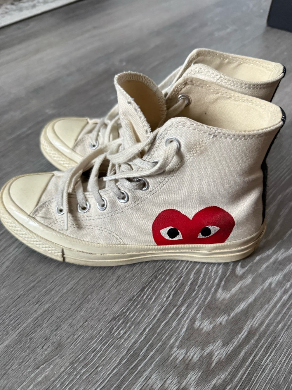 Comme des garçon PLAY converse